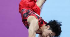 开元棋牌官网-男子体操决赛上演“飞天神技”，观众惊叹不已