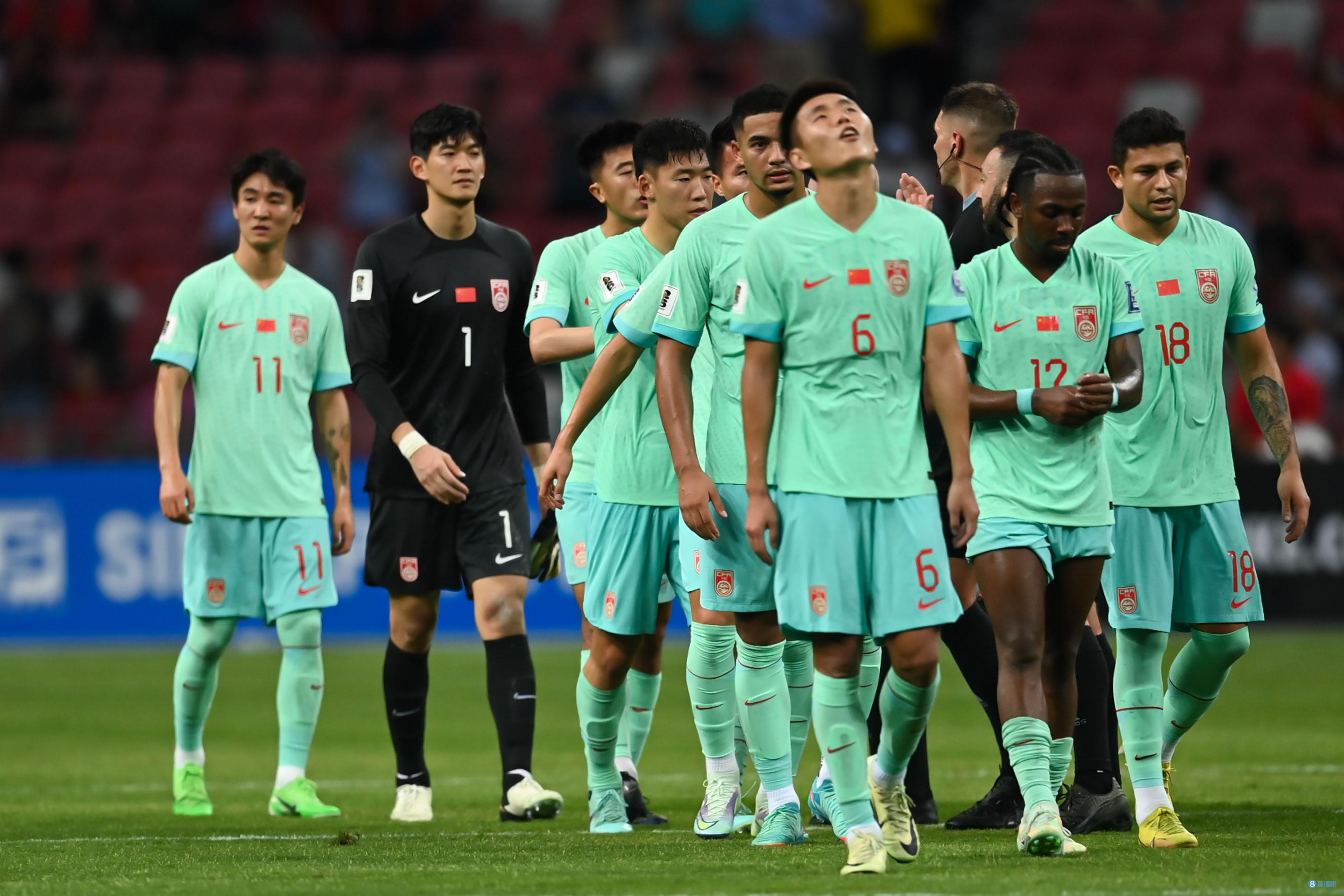 包含国际足球比赛现场回顾，中国队实力获得认可的词条