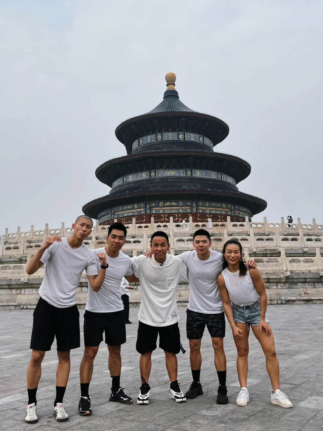 球员们全力以赴，向着胜利冲刺的简单介绍
