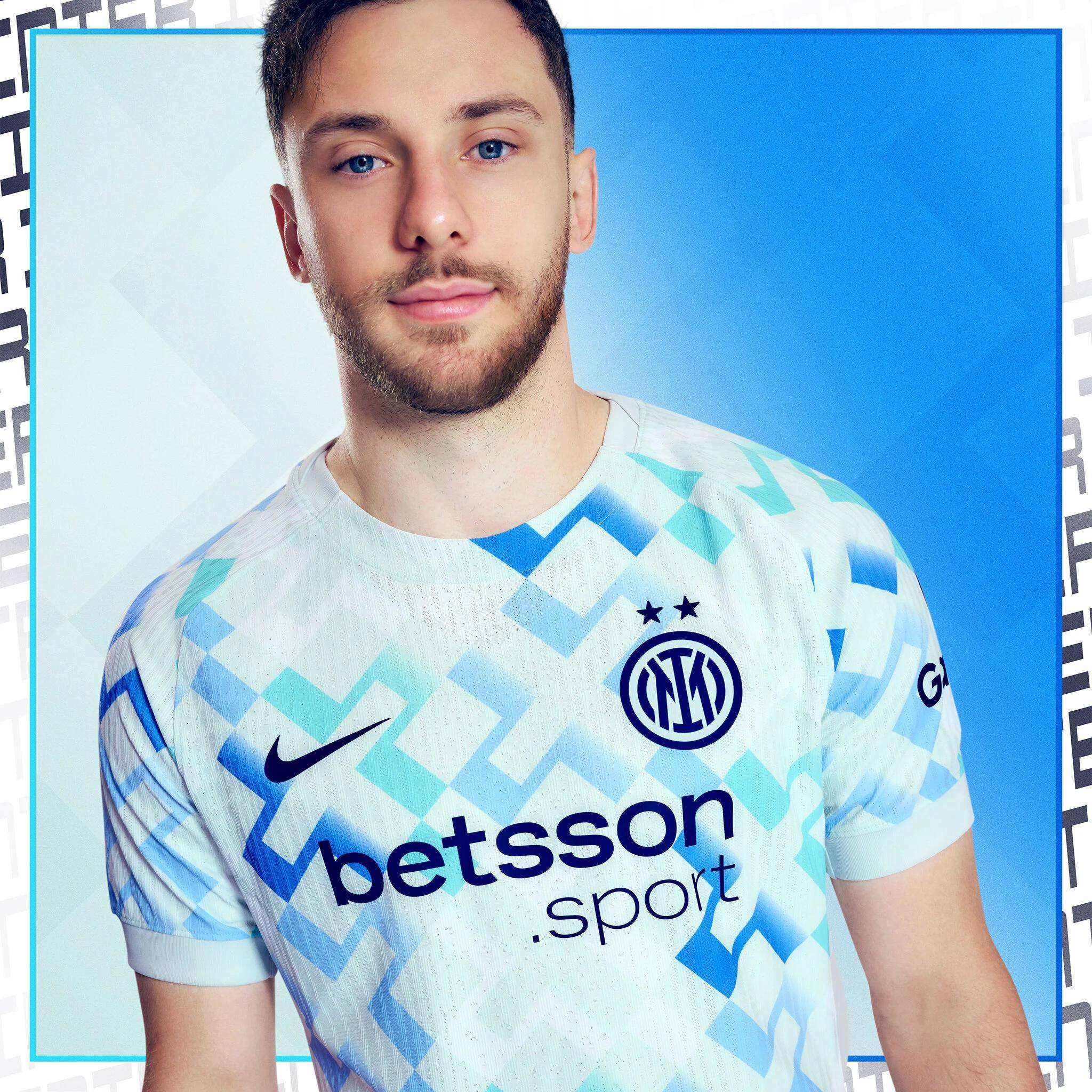 关于国际米兰客场战胜佛罗伦萨,积分榜奠定优势的信息 关于国际米兰客场战胜佛罗伦萨,积分榜奠定优势的信息