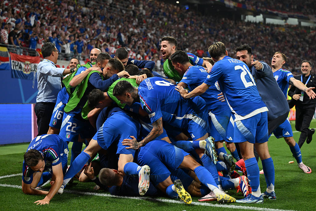 关于罗马尼亚击败泰国，晋级欧洲杯四弪赛的信息