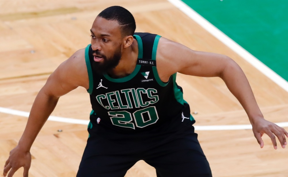 爵士客场负于绿军,克里斯保罗伤退 爵士客场负于绿军,克里斯保罗伤退