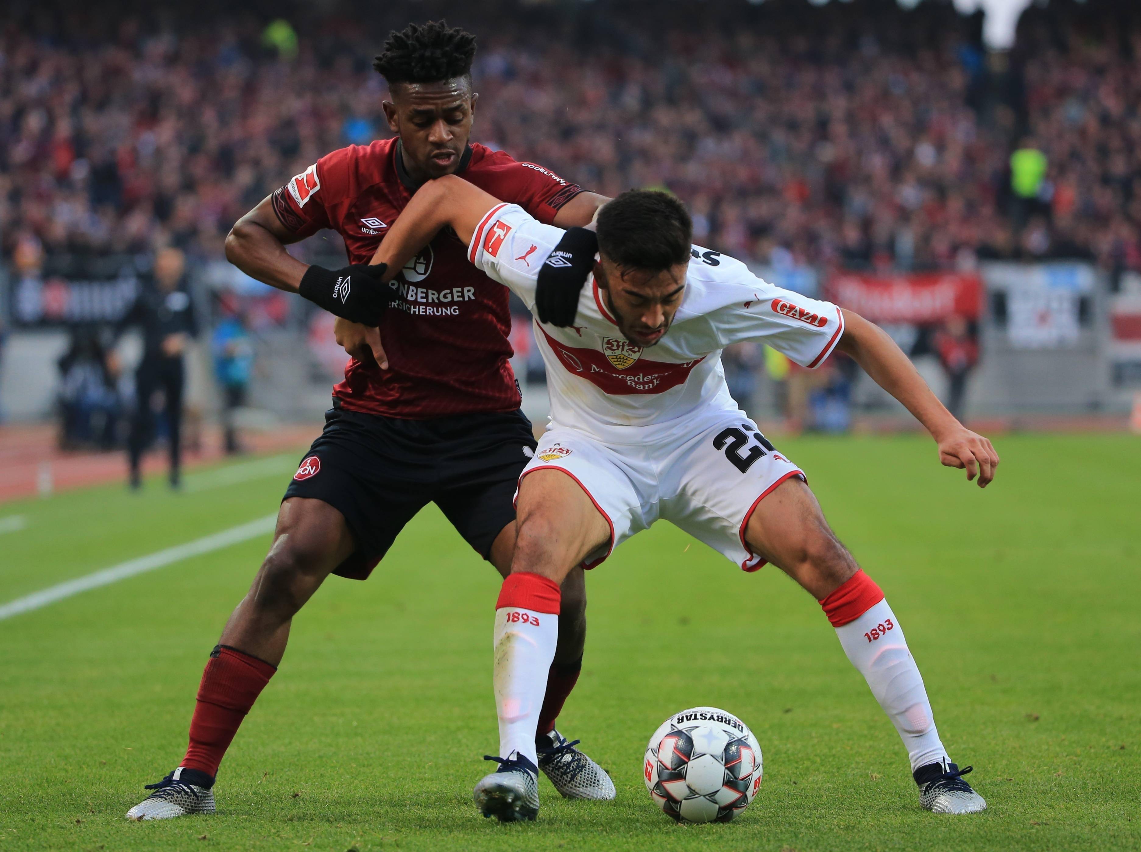 尼斯球员连续进球,为球队赢得胜利做出贡献 尼斯球员连续进球,为球队赢得胜利做出贡献